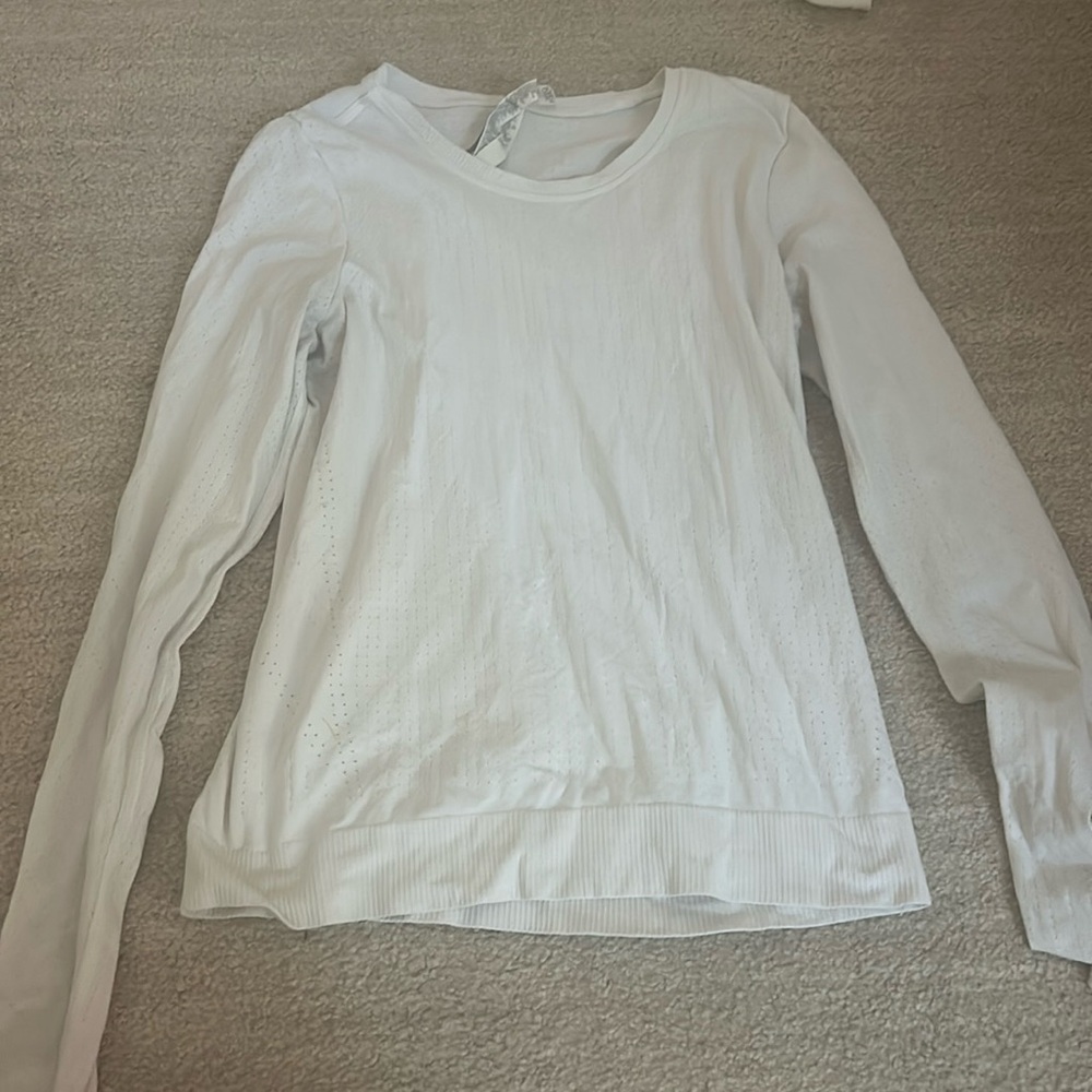 Athleta women’s xs white longsleeve top, super cute and good for running!